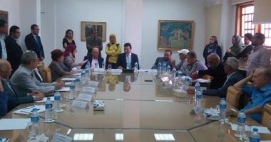 أمين المجلس الأعلى للثقافة يعقد اجتماعا مع مقررى اللجان لبحث أوجه المعوقات