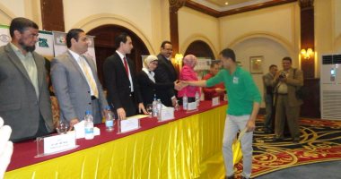 "القومى للإدارة" يخرج الدفعة الثانية من شباب المحافظات المصدرة للهجرة غير الشرعية