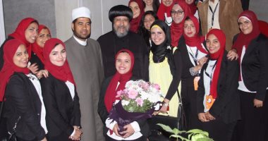 طلاب الجامعات بمؤتمر التعددية: شيخ الازهر أصبح أيقونة عالمية للسلام