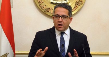 وزير الآثار يتفقد المتحف الكبير للوقوف على استعدادات نقل تمثال رمسيس الثانى