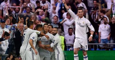 رونالدو يفرض هيمنته على مدريد وأوروبا.. نجم الريال يواصل تحطيم الأرقام القياسية بـ"هاتريك" جديد.. إشادة عالمية بـ"الدون" بعد ثلاثية أتلتيكو.. وموسم البرتغالى ينقلب رأسًا على عقب بعد تجديد عقده