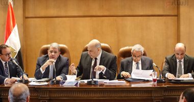 بالصور.. بدء اجتماع اقتصادية البرلمان لمناقشة خلافات قانون الاستثمار بحضور وزير المالية