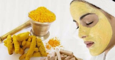 استغنى عن مستحضرات التجميل بماسكات الكركم.. وصفات طبيعية هتفيدك