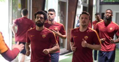 بالصور.. محمد صلاح يشارك فى تدريبات روما استعداداً لميلان