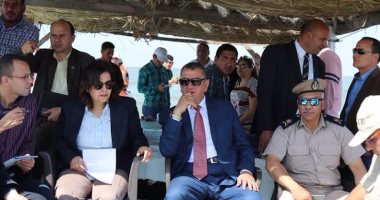 بالصور.. محافظ كفر الشيخ ومنى محرز يتفقدان إزالة التعديات ببحيرة البرلس