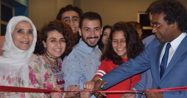 أحمد عواض وخالد سرور يفتتحان معرض "مجرد خطوط" بمركز الهناجر