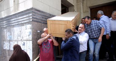 بالصور.. تشييع جثمان الناقد مصطفى درويش من مسجد عمر مكرم