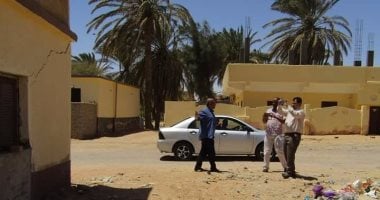لجنة هندسية من جامعة جنوب الوادى لمعاينة المناطق المضارة من السيول بغارب