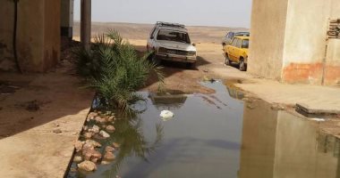 بالصور.. مياه الصرف الصحى تغرق منطقة الصداقة الجديدة بأسوان