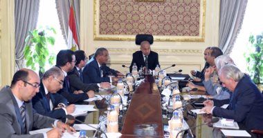 بالصور.. رئيس الوزراء يتابع الاستعدادات الجارية لتوفير السلع قبل شهر رمضان المبارك