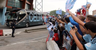 شاهد جماهير سيلتا فيجو تدعم فريقها أمام اليونايتد على طريقة ريال مدريد