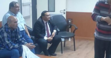 وكيل صحة دمياط يتابع خطة إعادة توزيع الأطباء على المستشفيات لسد العجز