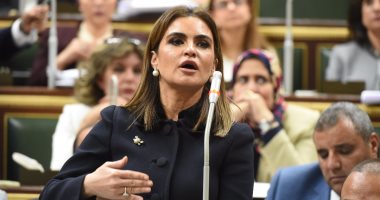 سحر نصر بعد إقرار قانون الاستثمار : "مبروك لمصر"