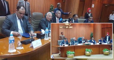 وزير التجارة والصناعة يتفقد الـ58 مصنعا ببورسعيد.. ويؤكد: الصناعة سيقوم عليها اقتصاد الدولة.. واجتماع قريب مع الجانب الروسي لتدشين المنطقة الصناعية الروسية.. ولجنة لدراسة الأثر البيئى لمصنع "سنمار"