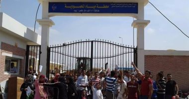وقفة لأهالى البحيرة للمطالبة بتعيين أبنائهم بمحطة مياه المحمودية الجديدة