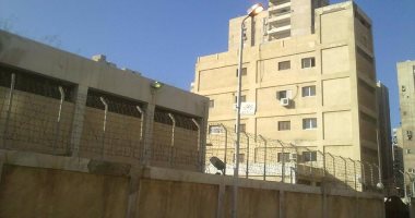 قارئ يرصد أعمدة كهرباء مضاءة نهارا فى "مصطفى كامل" بالإسكندرية