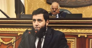 نائب دمياط يطالب بزيادة ميزانية رصف الطرق المتهالكة