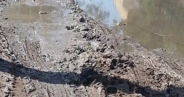 بالصور.. مياه الصرف تغرق شوارع قرية "اصف" بكفر الشيخ