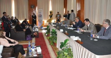 محافظ الجيزة: تدريب 1400 من العاملين فى السياحة بمنطقة الهرم