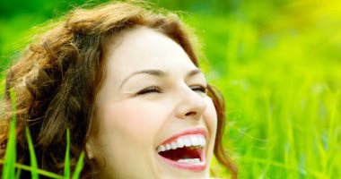 "اضحك كركر".. 7 فوائد صحية للضحك بصوت عالٍ