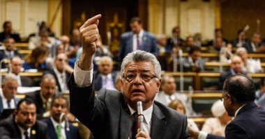 مناقشات ساخنة للنواب خارج القاعة بسبب مشروع قانون العلاوة