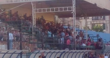 بالصور.. مشادات بين جماهير الإسماعيلى وطنطا