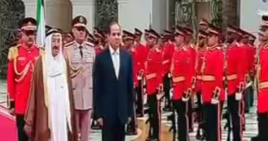 شوارع الكويت تتزين بالأعلام المصرية والكويتية استعدادا لزيارة الرئيس السيسى