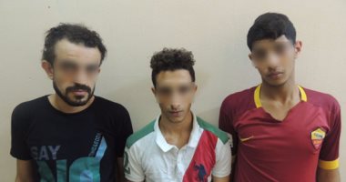 ضبط 3 عاطلين احترفوا سرقة المواطنين بالإكراه فى الأميرية
