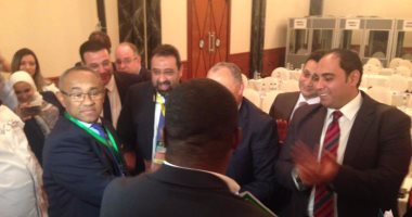 بالصور .. رئيس الكاف يهنئ أبو ريدة بفوزه بعضوية الكاف وفيفا