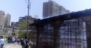 فيديو.. إصابة طفلة وتلف سيارة نتيجة سقوط حديد بناء من أعلى محور روض الفرج
