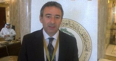سفير مصر لدى الكويت يؤكد تميز العلاقات بين شعبى البلدين الشقيقين