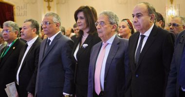 بالصور..نبيلة مكرم وعمرو موسى يصلان لافتتاح مؤتمر الحلول الإبداعية للتعليم