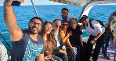 "ضحك ولعب وجد وسيلفى" فى رحلة خالد سليم مع "اتنين فى واحد"