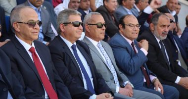 وزير الشباب ومحافظا القليوبية والسويس يشهدون نهائى دورى المراكز باستاد بنها