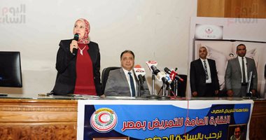 بالصور.. "التأمين الصحى": علاج 300 ألف مريض من "فيروس سى" بتكلفة 900 مليون جنيه