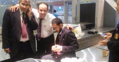  بالصور.. ضبط راكب قادم من إيطاليا حاول تهريب أدوية بـ700 ألف جنيه