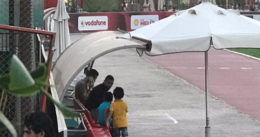 صبرى رحيل يصطحب نجليه فى الأهلى.. وعبد الحفيظ يطمئن على البدرى