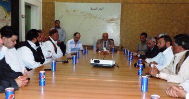 بالصور..مدير أمن مطروح يجتمع بالغرفة التجارية والتموين لضبط السوق قبل رمضان