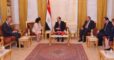 السيسي يعرب لوزيرة الثقافة البحرينية عن تطلعه لتبادل الفعاليات الثقافية 