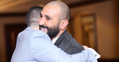  أحمد سعد بـ"السبحة" على "الريد كاربت" بحفل توزيع جوائز الميما