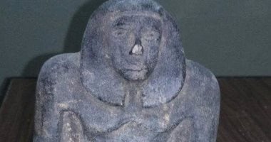 ضبط تمثال ورأس طائر يشتبه فى أثريتهما بالفيوم