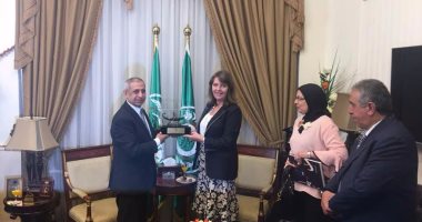 قنصل بريطانيا بالاسكندرية تزور لأكاديمية العربية للعلوم والنقل البحرى