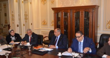 لجنة القوى العاملة بالبرلمان توافق على مواد الأجور الـ12 بمشروع قانون العمل