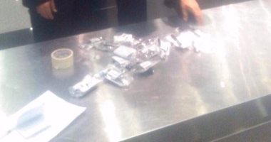 ضبط راكب قادم من روما حاول تهريب 20 قلما يستخدم فى أغراض التجسس