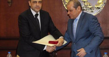 مدير أمن دمياط يتسلم نوط الامتياز من الدرجة الأولى