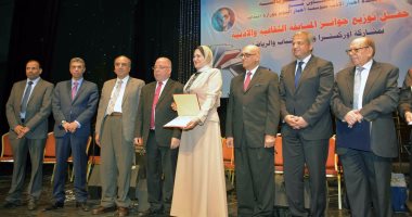 بالصور.. وزيرا الثقافة والشباب والرياضة يشهدان توزيع جوائز مسابقة اخبار الادب