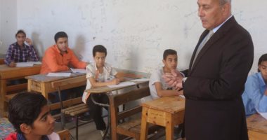 محافظ السويس يتفقد لجان الشهادة الإعدادية بالمدارس