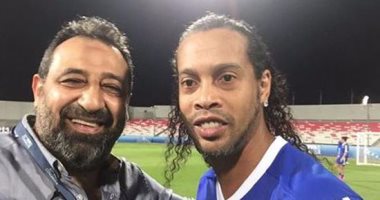 شاهد "سيلفى" مجدى عبد الغنى مع مارادونا ونجوم العالم