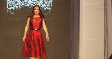 بالصور.. القفطان المغربى يواكب خطوط الموضة العصرية ببصمة أسماء الزمورى