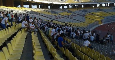 الأمن يمنع حاملي التذاكر المزورة من دخول موقعة الزمالك وكابس